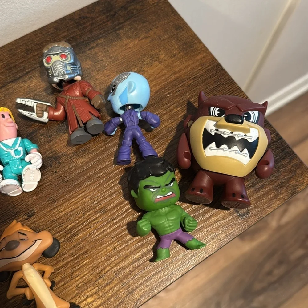 random toys lisa from